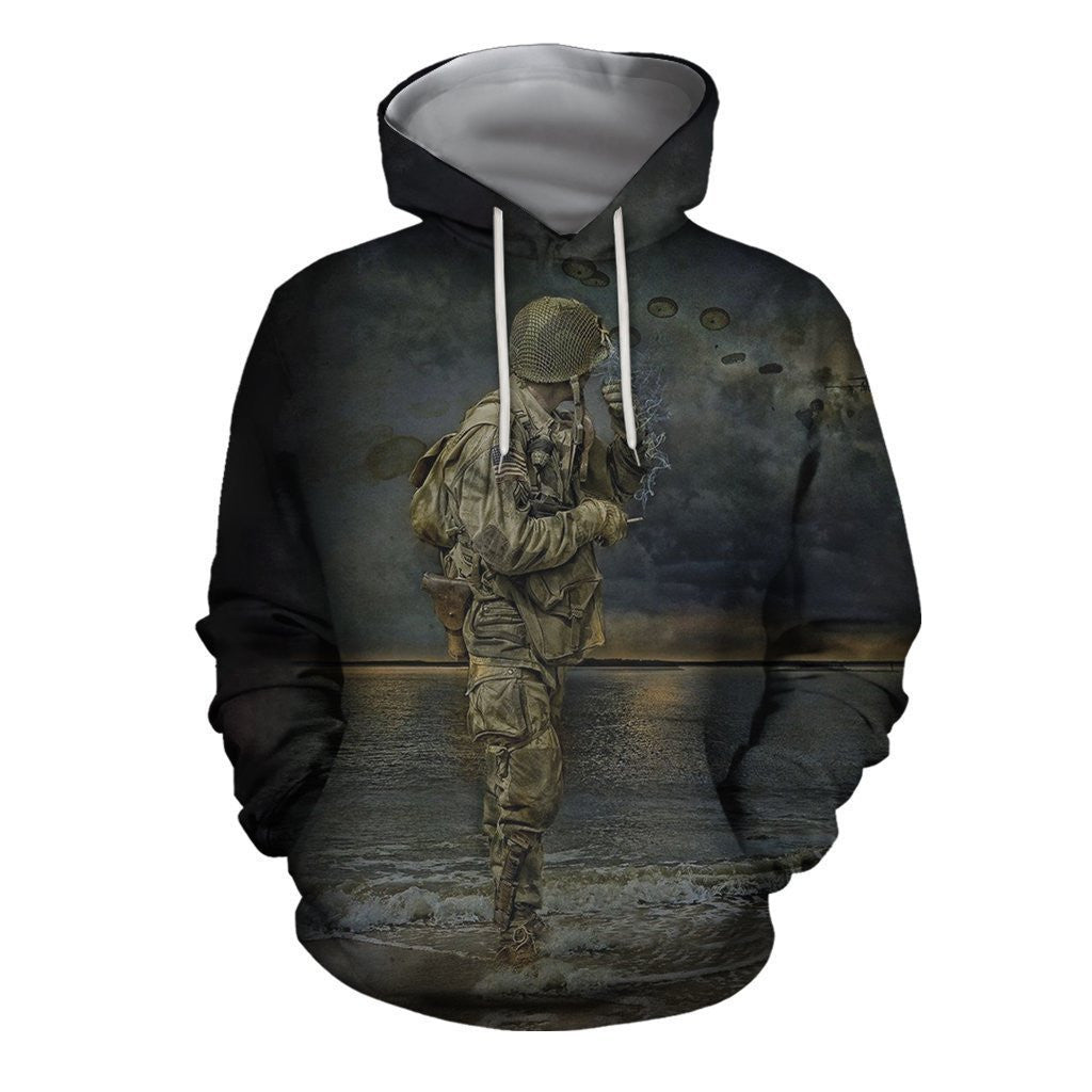 Army- Paratrooper Man Standing On The Shore - Amaze Style�?�-Apparel